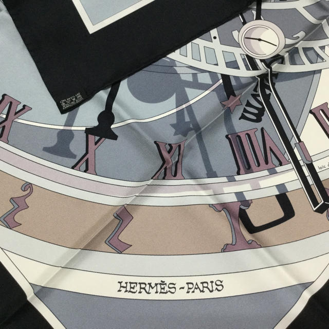 Hermes(エルメス)のエルメス カレ 90  MECANIQUE　DU　TEMPS (時の仕掛け) レディースのファッション小物(バンダナ/スカーフ)の商品写真