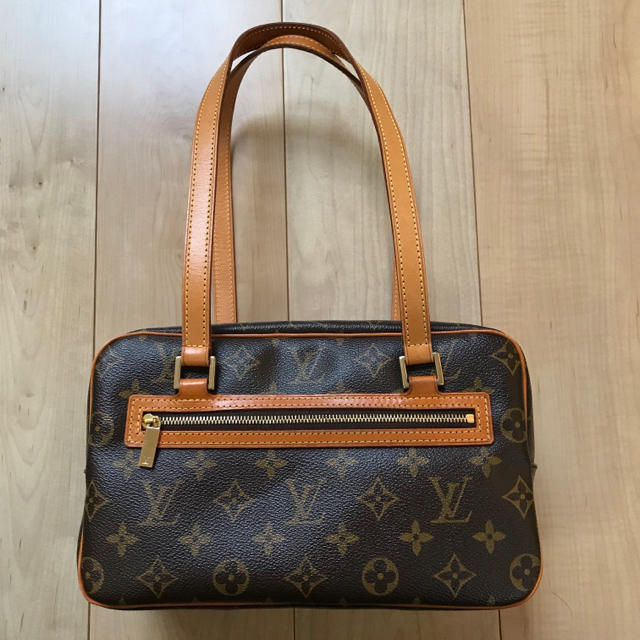LOUIS VUITTON - 【送料無料】VUITTON ルイヴィトン　シテ　鞄　カバン　バッグ
