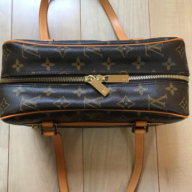 【送料無料】VUITTON ルイヴィトン　シテ　鞄　カバン　バッグ 1