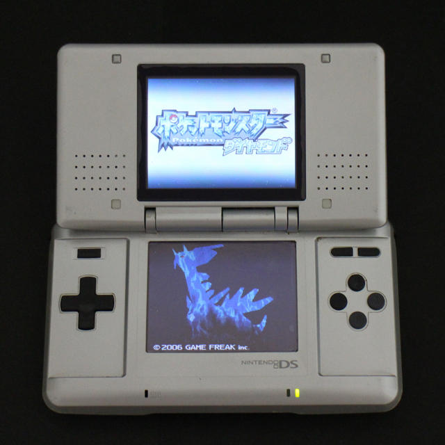 ニンテンドーDS(ニンテンドーDS)のニンテンドーDS プラチナシルバー #15 エンタメ/ホビーのゲームソフト/ゲーム機本体(携帯用ゲーム機本体)の商品写真