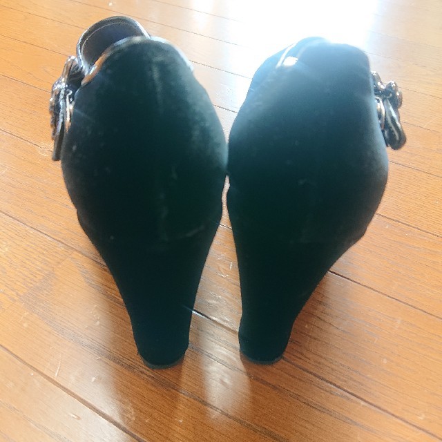 ANNA SUI(アナスイ)のANNA SUI ウェッジソール パンプス ブラック ベロア素材 レディースの靴/シューズ(ハイヒール/パンプス)の商品写真