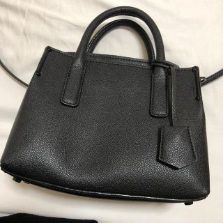 チャールズアンドキース(Charles and Keith)のチャールズアンドキース　　ハンドバッグ(ハンドバッグ)