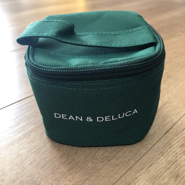 DEAN & DELUCA(ディーンアンドデルーカ)のDEAN&DELUCA 保冷バッグ Sサイズ インテリア/住まい/日用品のキッチン/食器(弁当用品)の商品写真