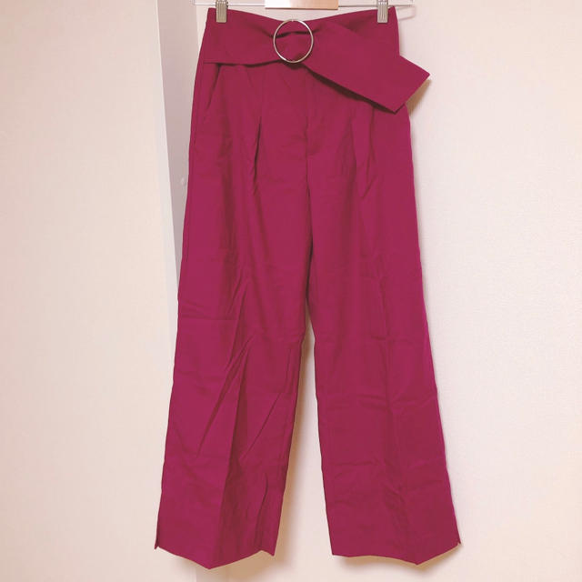 Mila Owen(ミラオーウェン)のMila Owen ワイドパンツ　レディース　ベルト付き　ピンク色　Sサイズ レディースのパンツ(カジュアルパンツ)の商品写真