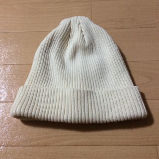 カーハート(carhartt)の最終値下げ❗️【美品】アースミュージックエコロジー ニット帽 白 アイボリー(ニット帽/ビーニー)