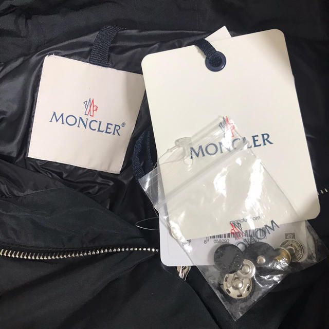 MONCLER ASUNCION ベルト付ライトジャケット | livro.funcionalink.com.br