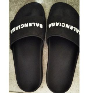 バレンシアガ(Balenciaga)のバレンシアガ　サンダル　美品　メンズ　シャワサン(サンダル)