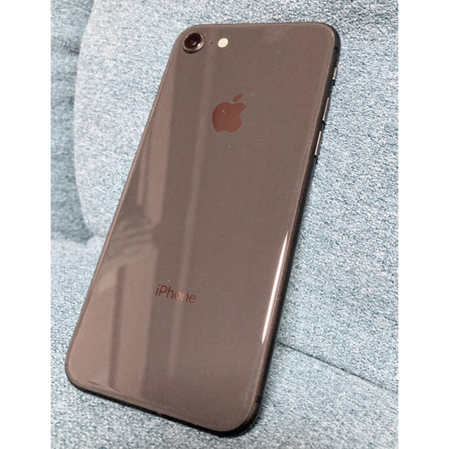 超美品 au版 iPhone8 64GB SIMロック解除済 判定○