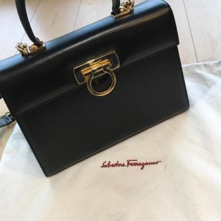 フェラガモ(Ferragamo)のFerragamo バンドバッグ(ハンドバッグ)