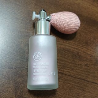 ザボディショップ(THE BODY SHOP)のザ・スパークラー 01 ボディパウダー(フェイスパウダー)