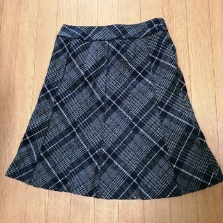 秋冬スカート　黒グレー　チェック(ひざ丈スカート)