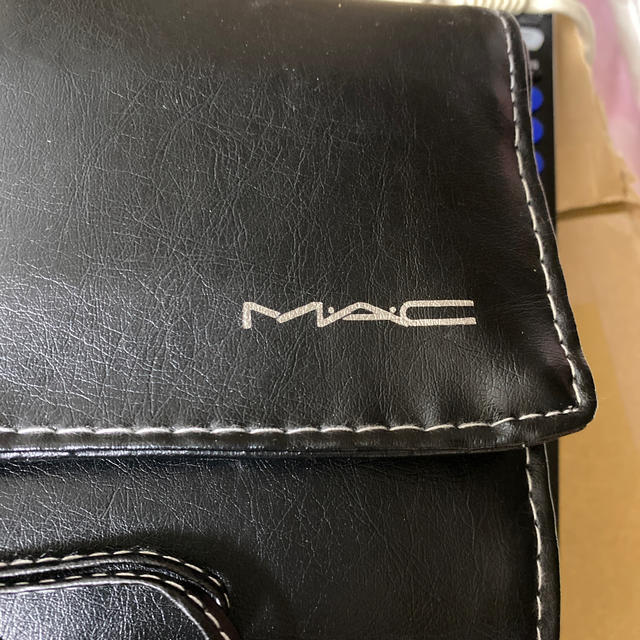 MAC(マック)の化粧ブラシ コスメ/美容のメイク道具/ケアグッズ(チーク/フェイスブラシ)の商品写真