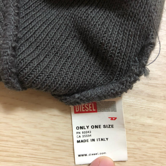 DIESEL(ディーゼル)のDIESELニット帽 レディースの帽子(ニット帽/ビーニー)の商品写真