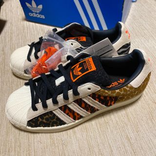 アディダス(adidas)のりんりん9048様専用　adidas originalsスニーカー限定　23.5(スニーカー)