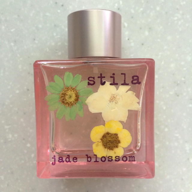 stila stila爽やかフラワーの香りの香水の通販 by ヴェロニカ｜スティラならラクマ