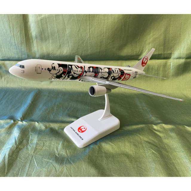 JAL(日本航空)(ジャル(ニホンコウクウ))のJAL ミッキーマウス 90周年デザインモデル 1/200 エンタメ/ホビーのテーブルゲーム/ホビー(航空機)の商品写真