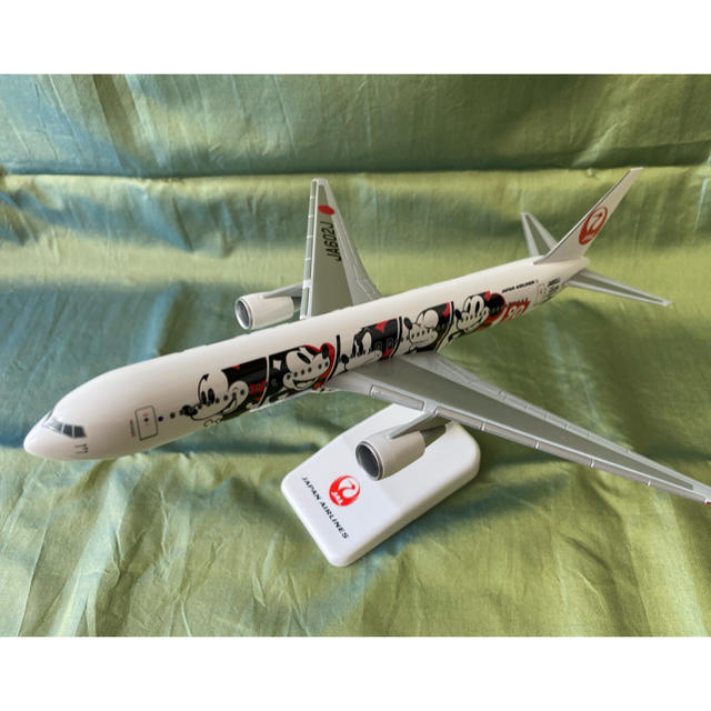 JAL(日本航空)(ジャル(ニホンコウクウ))のJAL ミッキーマウス 90周年デザインモデル 1/200 エンタメ/ホビーのテーブルゲーム/ホビー(航空機)の商品写真