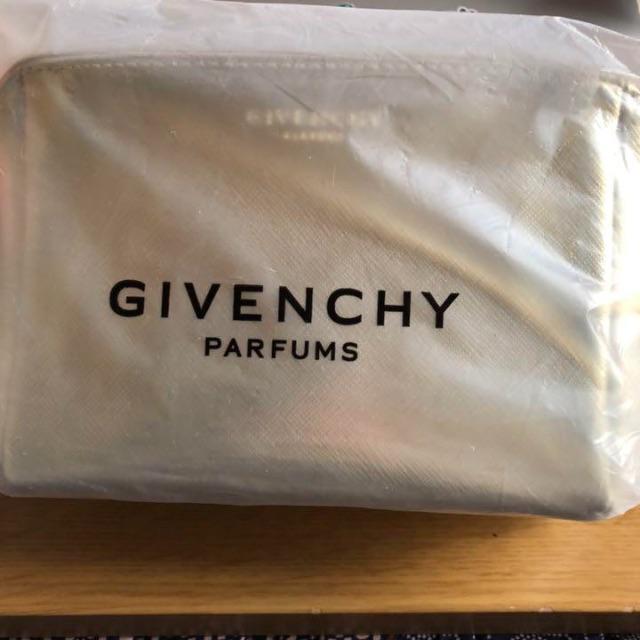 GIVENCHY(ジバンシィ)の新品未開封 ジバンシー GIVENCHY ポーチ レディースのファッション小物(ポーチ)の商品写真