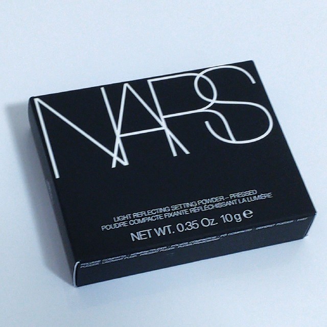 NARS(ナーズ)のNARS ナーズ ライトリフレクティング セッティングパウダー プレストN コスメ/美容のベースメイク/化粧品(フェイスパウダー)の商品写真