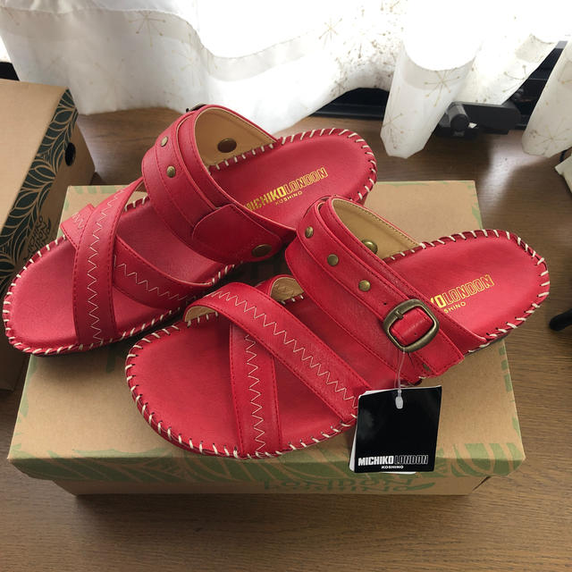 MICHIKO LONDON(ミチコロンドン)のMICHIKO LONDON　サンダル　新品 レディースの靴/シューズ(サンダル)の商品写真