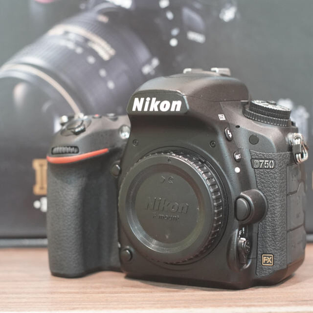 Nikon - (kana@jiji)フルサイズデジタル一眼レフカメラ　D750