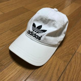 アディダス(adidas)のadidas✩ホワイトキャップ(キャップ)