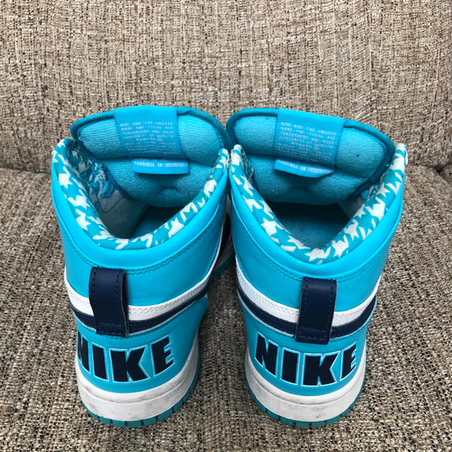 NIKE(ナイキ)のナイキ  ハイカット　シューズ　23.5cm レディースの靴/シューズ(スニーカー)の商品写真