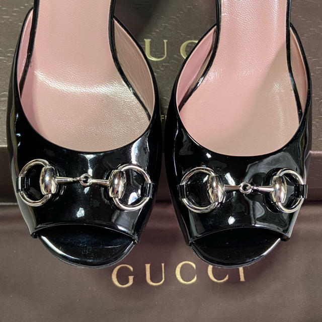 Gucci(グッチ)のGUCCIエナメルミュール美品　パンプス レディースの靴/シューズ(ミュール)の商品写真