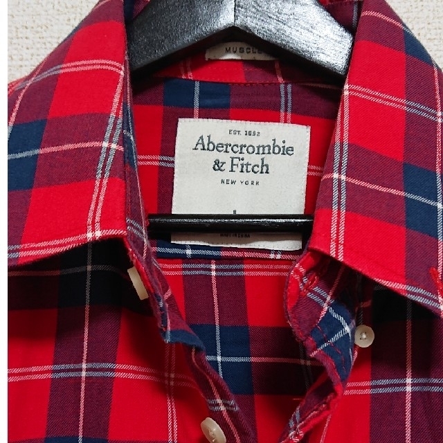 Abercrombie&Fitch(アバクロンビーアンドフィッチ)の赤チェックシャツ Abercrombie & Fitch メンズのトップス(シャツ)の商品写真