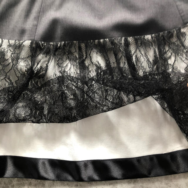 PAOLA FRANI(パオラフラーニ)のPAOLA FRANIグレーレーススカート美品 レディースのスカート(ミニスカート)の商品写真