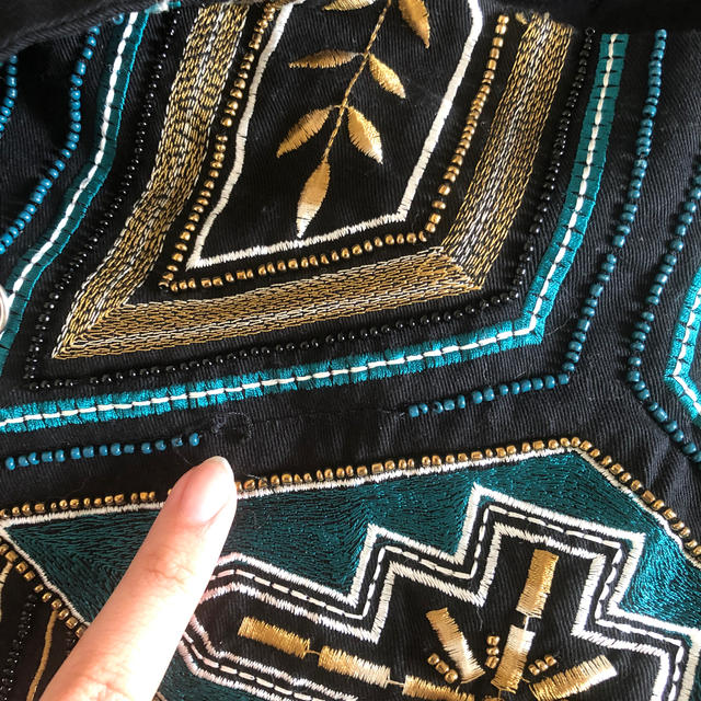 H&M(エイチアンドエム)のビーズ刺繍台形スカートH&M レディースのスカート(ひざ丈スカート)の商品写真