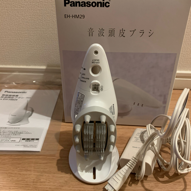 Panasonic(パナソニック)のパナソニック　EH-HM29-W 音波頭皮ブラシ スマホ/家電/カメラの美容/健康(ボディケア/エステ)の商品写真