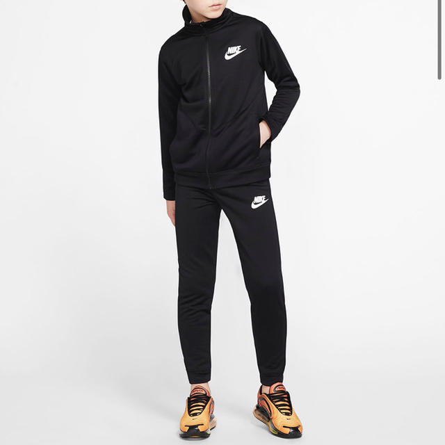 NIKE(ナイキ)のナイキ　ジャージ上下　キッズ　140 新品　ジョガーパンツ キッズ/ベビー/マタニティのキッズ服男の子用(90cm~)(ジャケット/上着)の商品写真