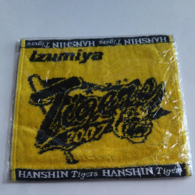 阪神タイガース(ハンシンタイガース)の阪神タイガース　ハンドタオル　未使用　タイガース インテリア/住まい/日用品の日用品/生活雑貨/旅行(タオル/バス用品)の商品写真