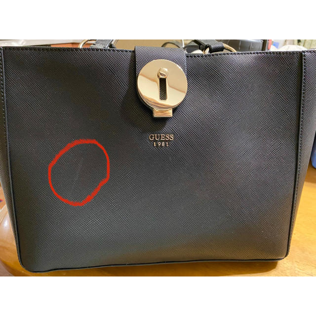 GUESS(ゲス)のGUESS トートバッグ 黒【値下げ交渉可】 レディースのバッグ(トートバッグ)の商品写真