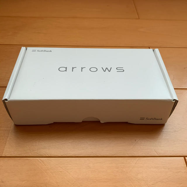 arrows - arrows U ホワイト 32 GB SIMフリー 新品未使用の通販 by バーガーくん's shop｜アローズならラクマ