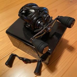 ダイワ(DAIWA)の20 タトゥーラ　sv tw  103 shl  左　(リール)