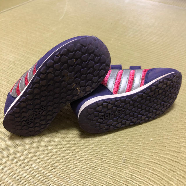 adidas(アディダス)のアディダスadidasスニーカー★14センチ送料無料 キッズ/ベビー/マタニティのベビー靴/シューズ(~14cm)(スニーカー)の商品写真