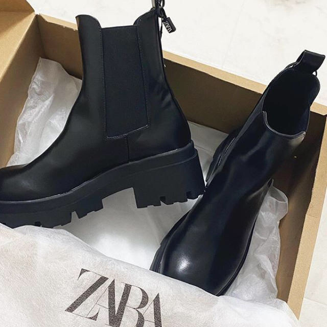 ZARA トラックソール付きローヒールアンクルブーツ　37