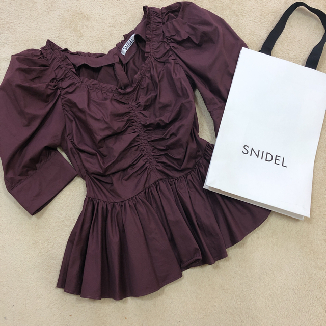 SNIDEL(スナイデル)のsnidel コットンボリュームパフブラウス レディースのトップス(シャツ/ブラウス(半袖/袖なし))の商品写真