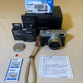 フジフイルム(富士フイルム)の極美品　X100V コンパクトデジタルカメラ シルバー付属品多数(コンパクトデジタルカメラ)