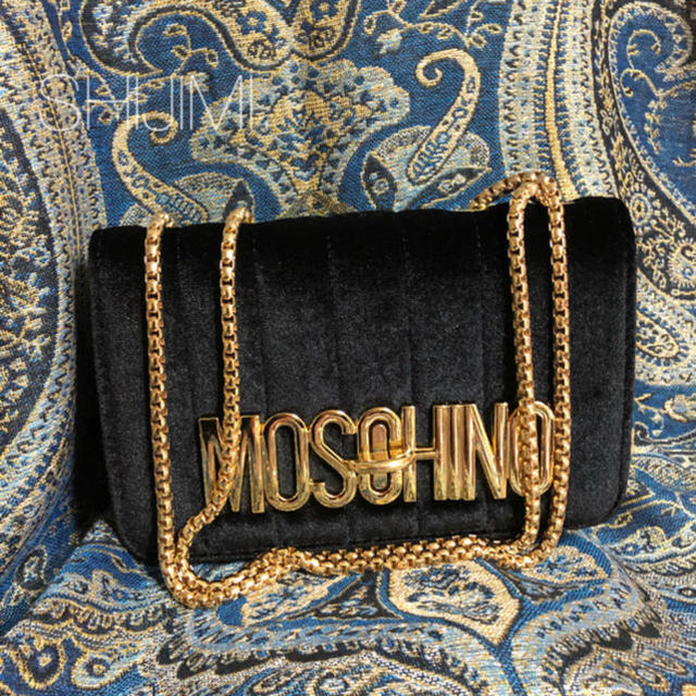 MOSCHINO(モスキーノ)の【MOSCHINO】2way 3カラー BAG お洒落 上品 ベロア ポシェット レディースのバッグ(ショルダーバッグ)の商品写真