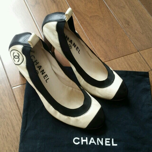 レビュー高評価のおせち贈り物 未使用に近い CHANEL バイカラー