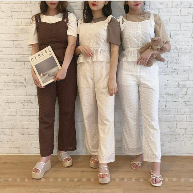 おすすめ mellow neon ビスチェセットアップ ベージュ セット+コーデ おすすめ mellow neon ビスチェセットアップ ベージュ セット+コーデ