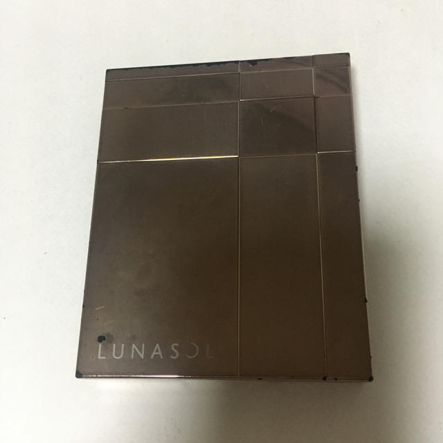 LUNASOL(ルナソル)の値下げ‼️ルナソル　スキンモデリングアイズ 01 コスメ/美容のベースメイク/化粧品(アイシャドウ)の商品写真