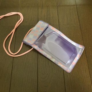 ウィゴー(WEGO)のスマホケース（首かけタイプ）(モバイルケース/カバー)