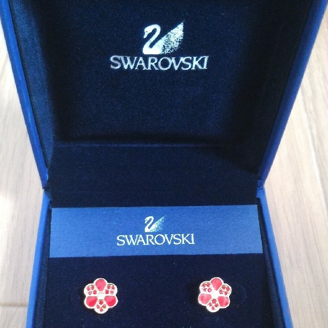 SWAROVSKI(スワロフスキー)の美品！SWAROVSKI ピアス レディースのアクセサリー(ピアス)の商品写真