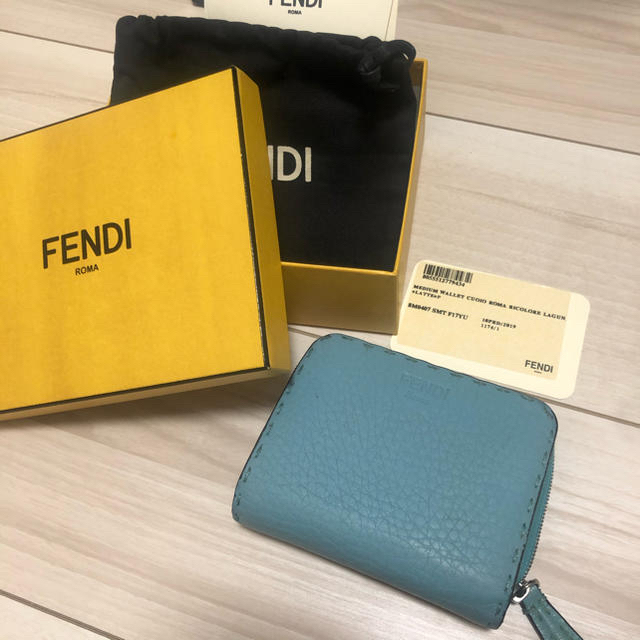 FENDI フェンディ 財布　折り財布