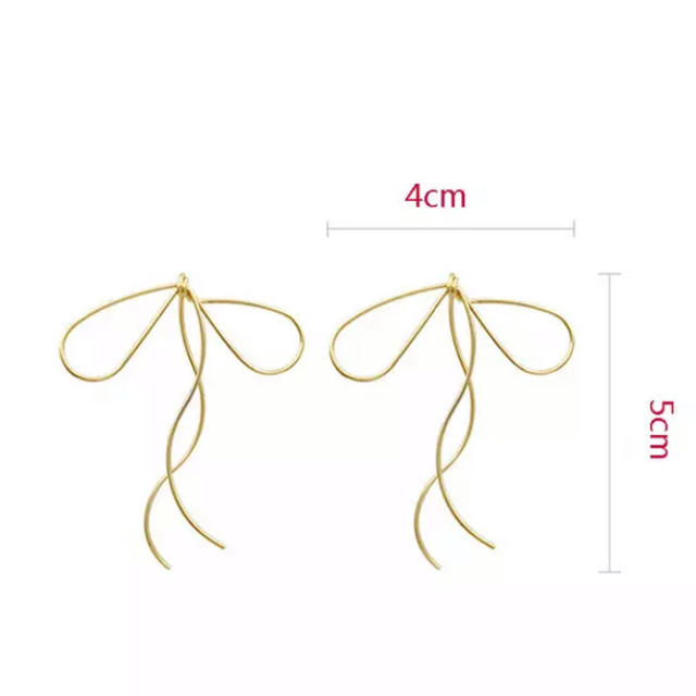 gold ribbon Pierce レディースのアクセサリー(ピアス)の商品写真