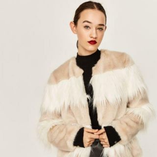 ザラ(ZARA)の新品♡ZARAファージャケット ファーブルゾン アウター コー羽織(毛皮/ファーコート)